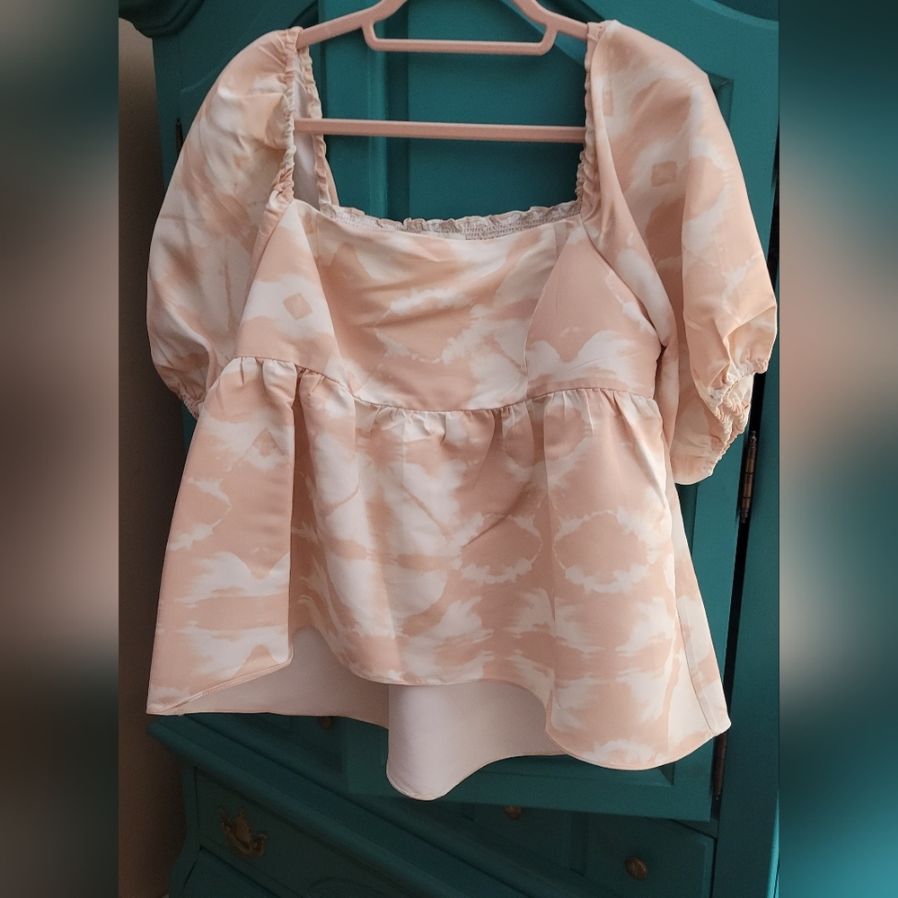 Sachin + Babi Peach and White Peplum Puff-Sleeve Lindsay Top